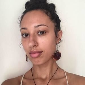 Meet your Posher, Ema